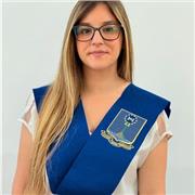 Profesora que imparte clase a domicilio de primaria de todas las asignaturas